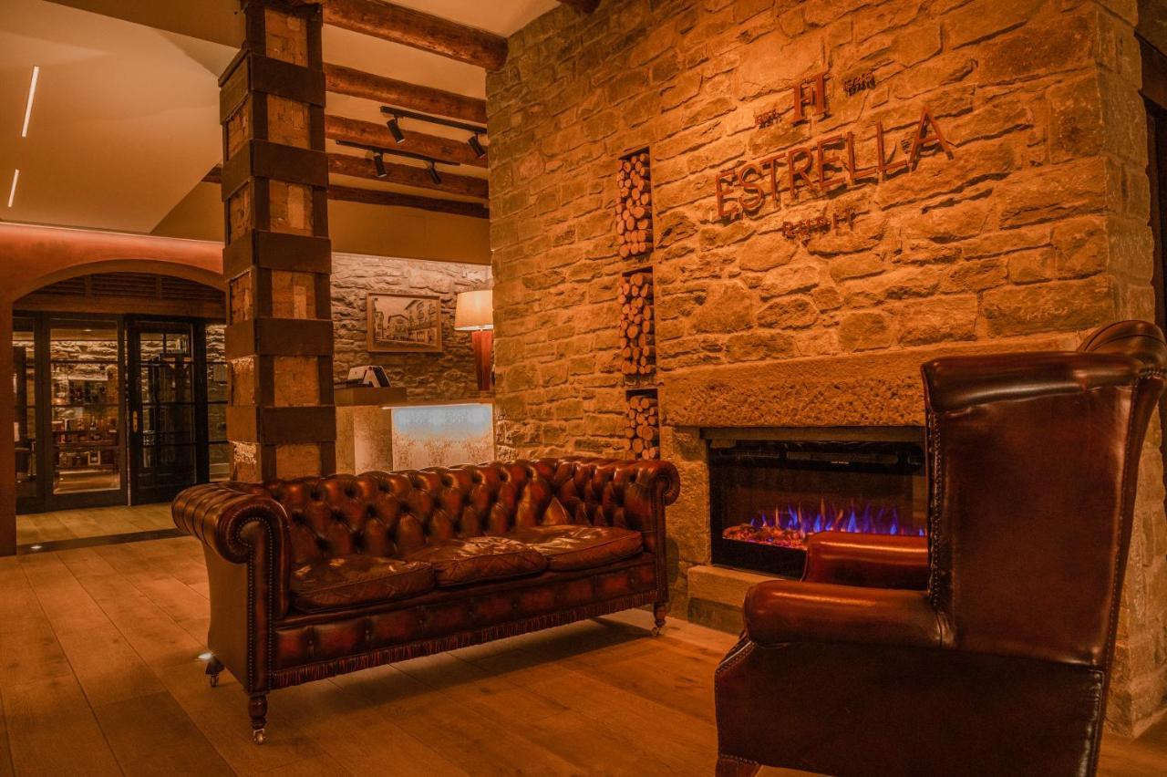 Hotel Hostal Estrella Rupit Exterior photo